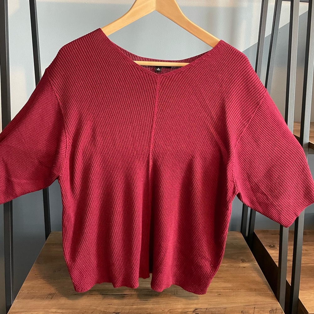 Flowy Uniqlo Short Sleeve Top